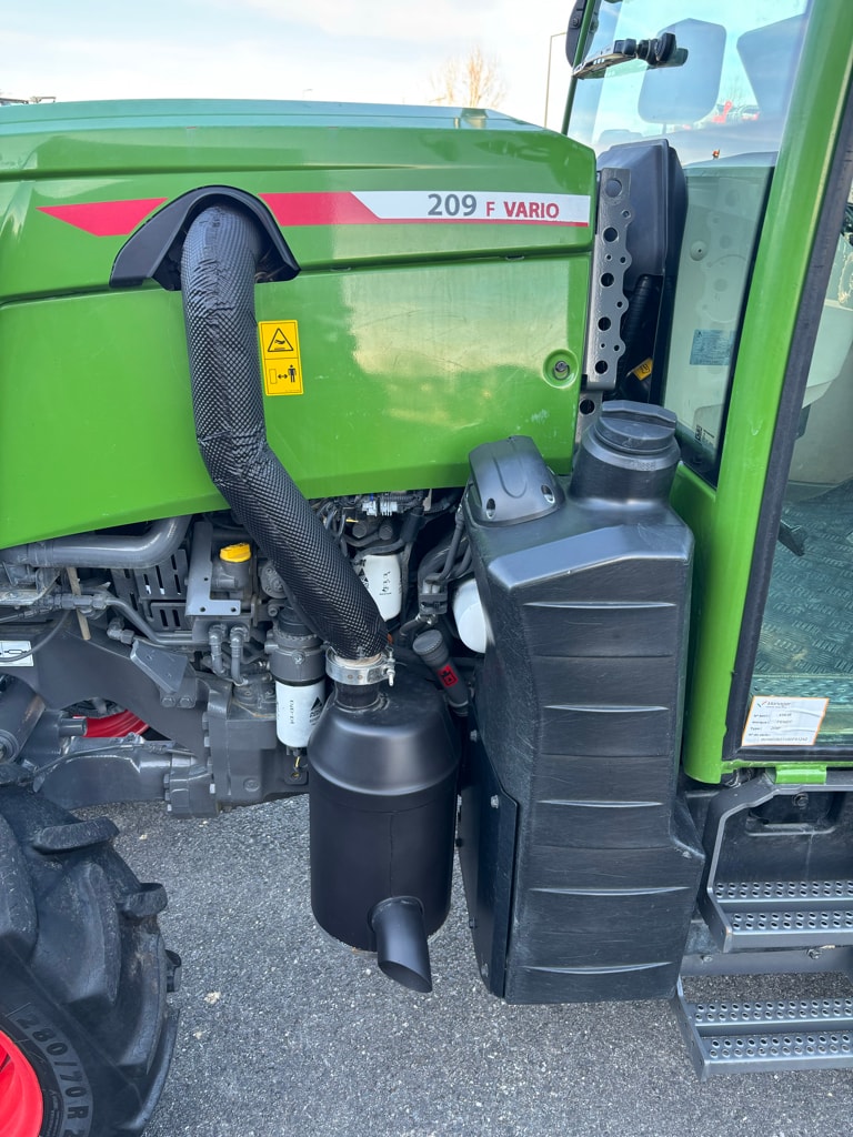 Tracteur FENDT 209F - photo slide 14