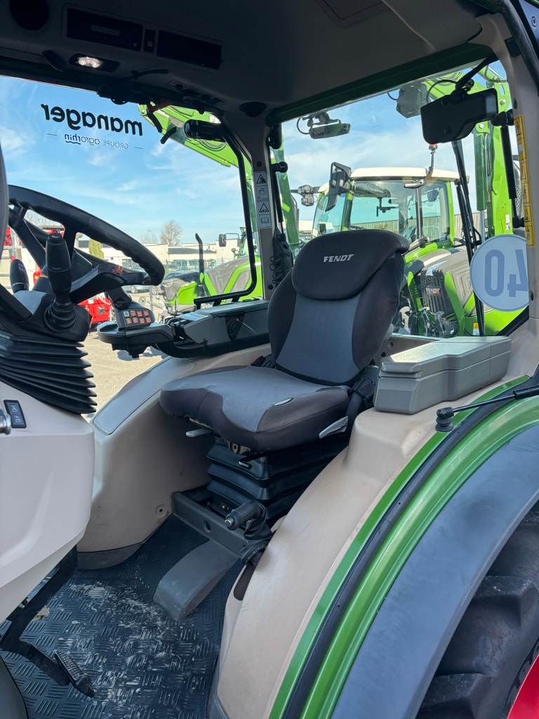 Tracteur FENDT 210F - photo slide 5