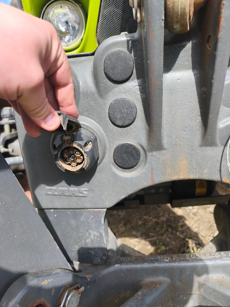 Tracteur CLAAS ARION 630 - photo slide 16