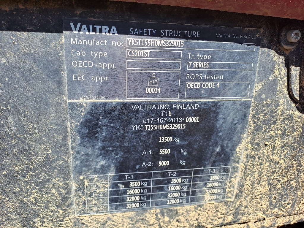 Tracteur VALTRA T155 hi tech - photo slide 7