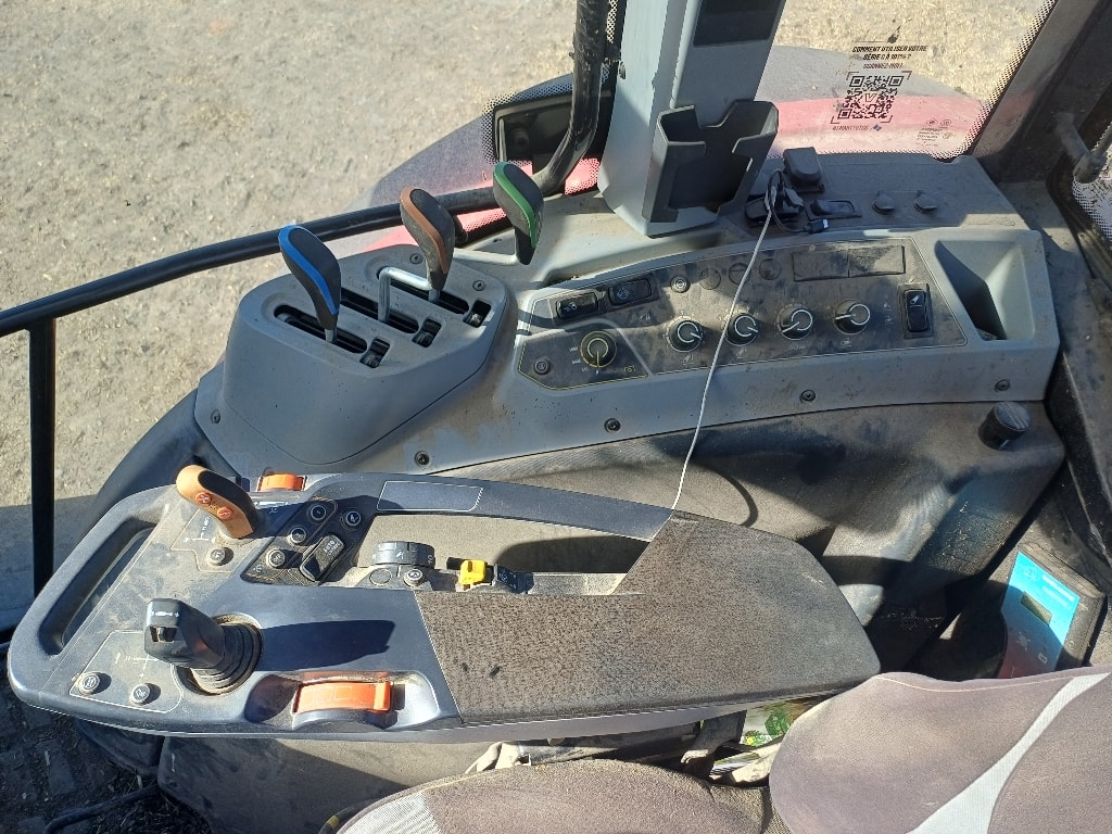 Tracteur chargeur VALTRA G115H - photo slide 13