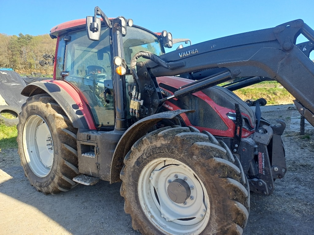Tracteur chargeur VALTRA G115H - photo slide 3