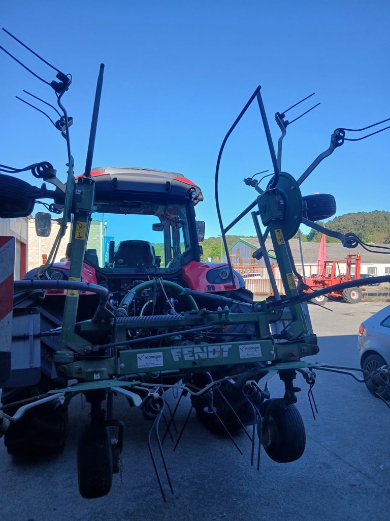 Faneuse FENDT TWISTER 5204 - photo slide 4