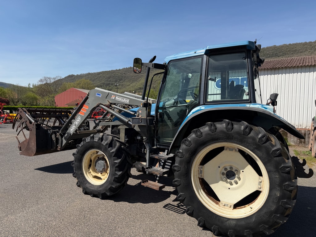 Tracteur chargeur NEW HOLLAND TS 100 - photo slide 5