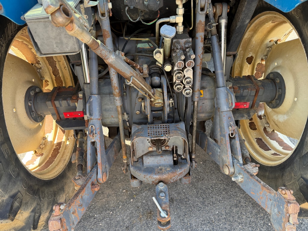 Tracteur chargeur NEW HOLLAND TS 100 - photo slide 13