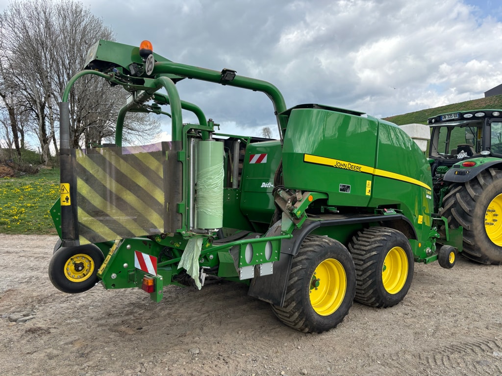 Presse enrubanneuse JOHN DEERE C441R - photo slide 8