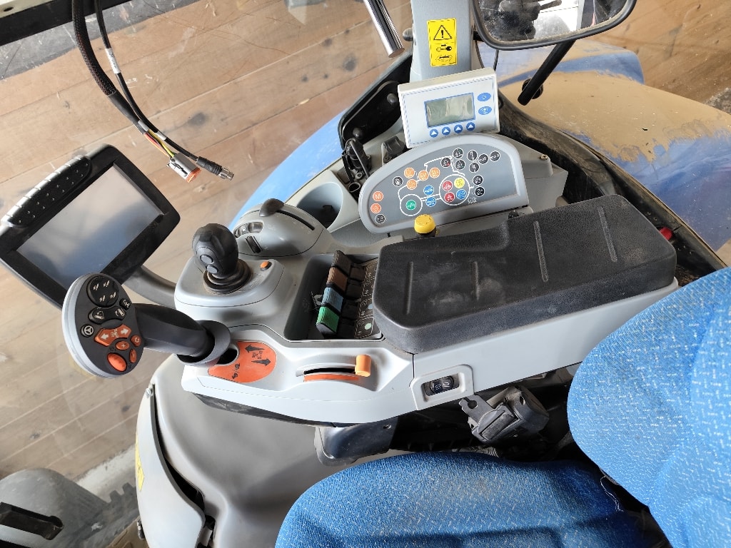 Tracteur NEW HOLLAND T 7.270 ac - photo slide 12