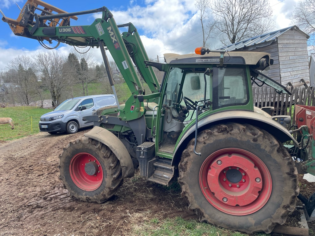 Tracteur chargeur FENDT 209 VARIO - photo slide 3
