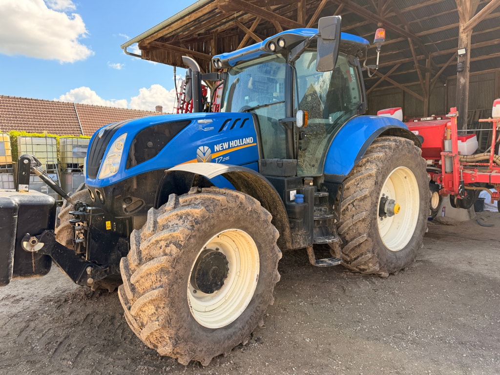 Tracteur NEW HOLLAND T7.245 AC - photo slide 1