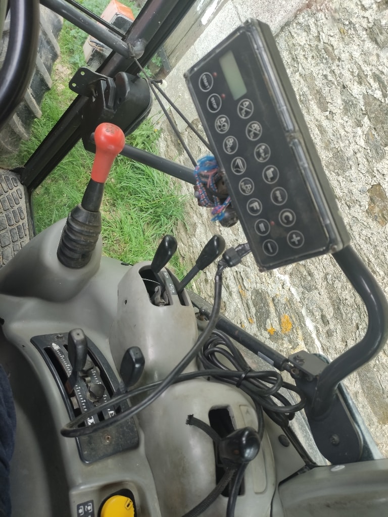 Tracteur fruitier KUBOTA M8540 - photo slide 8
