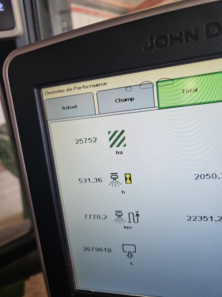 Pulverisateur automoteur JOHN DEERE R 4040 - photo slide 20