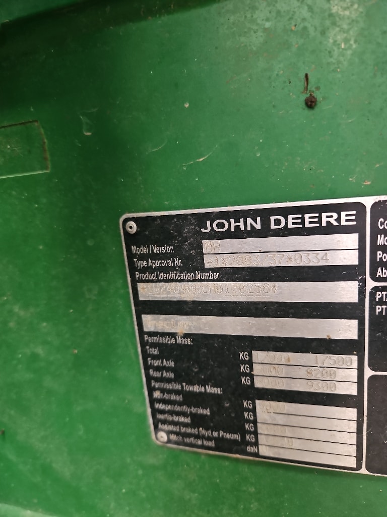 Pulverisateur automoteur JOHN DEERE R 4040 - photo slide 5