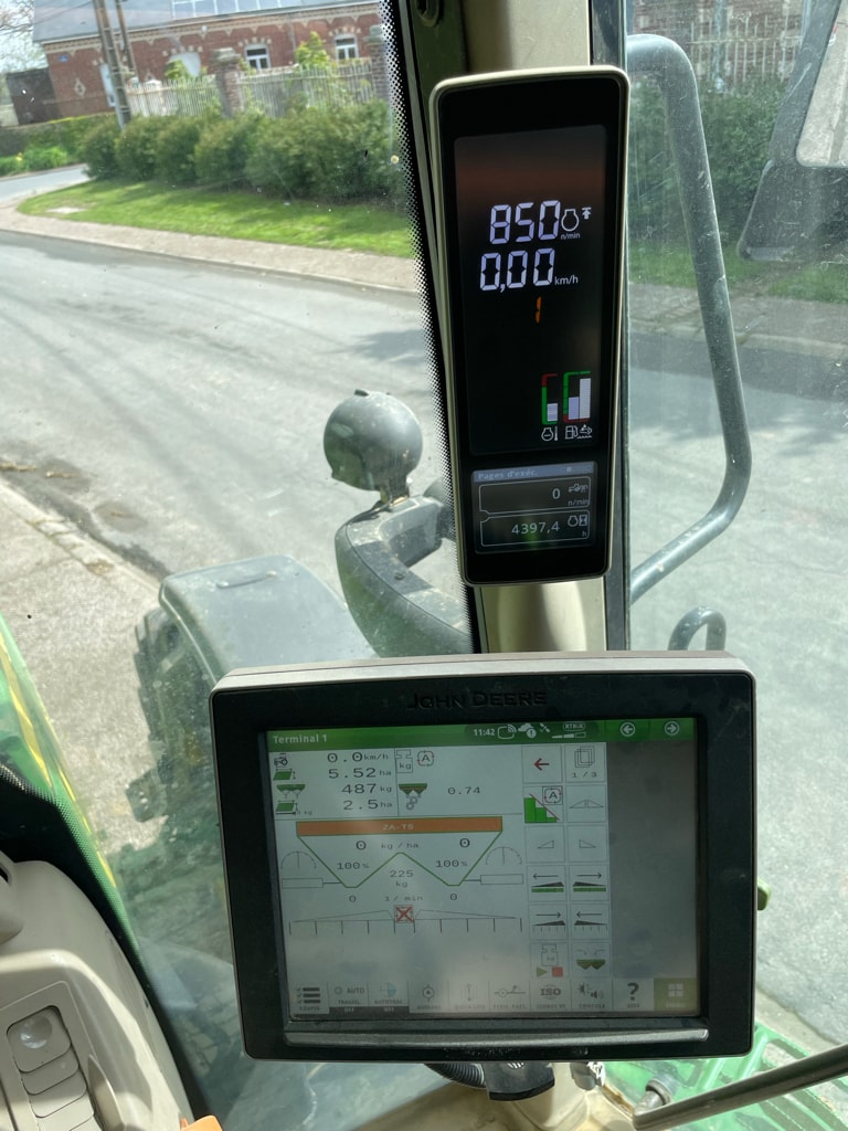 Tracteur JOHN DEERE 6145M - photo slide 17