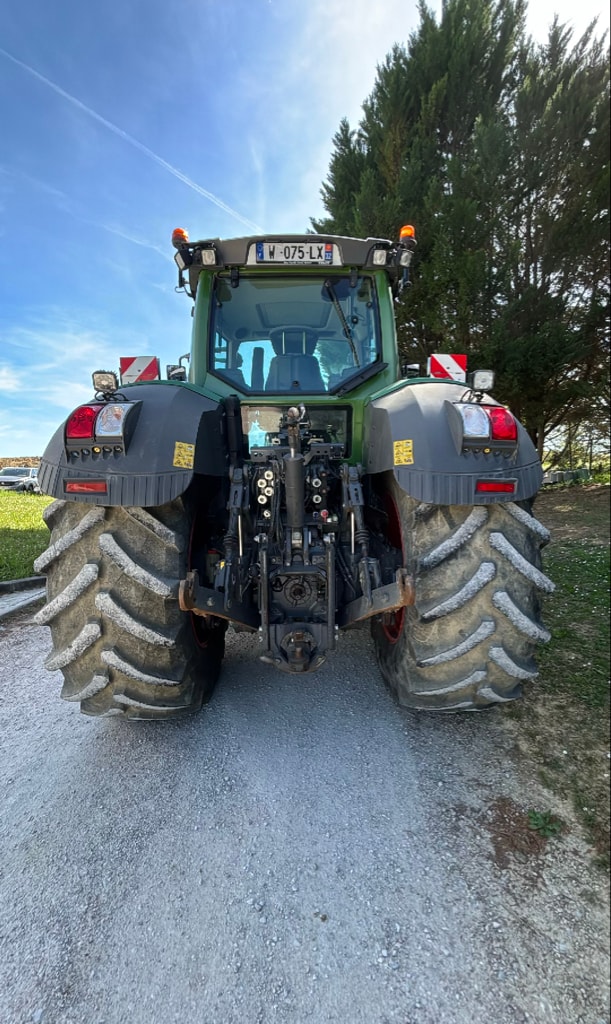 Tracteur FENDT 828 - photo slide 7