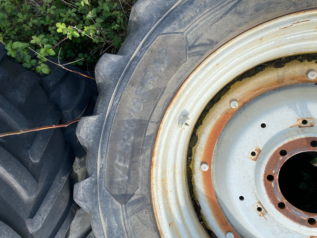 Roues MICHELIN AXIOBIB 2 650/65R42 - photo slide 2