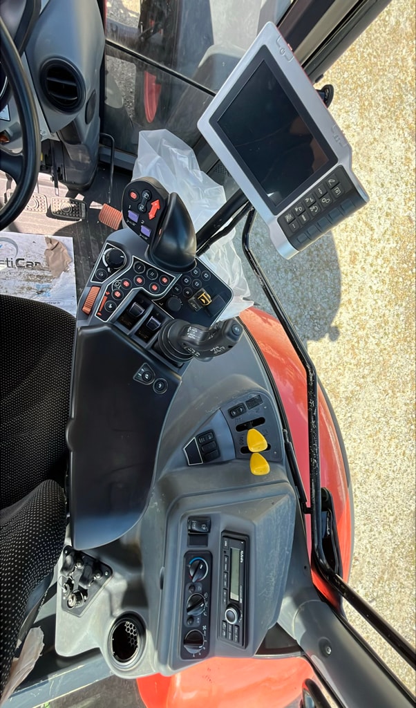 Tracteur KUBOTA M7173 Premium - photo slide 6