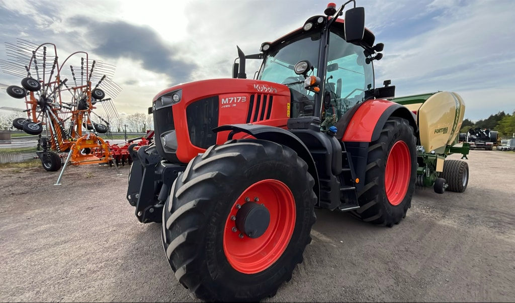Tracteur KUBOTA M7173 Premium - photo slide 3