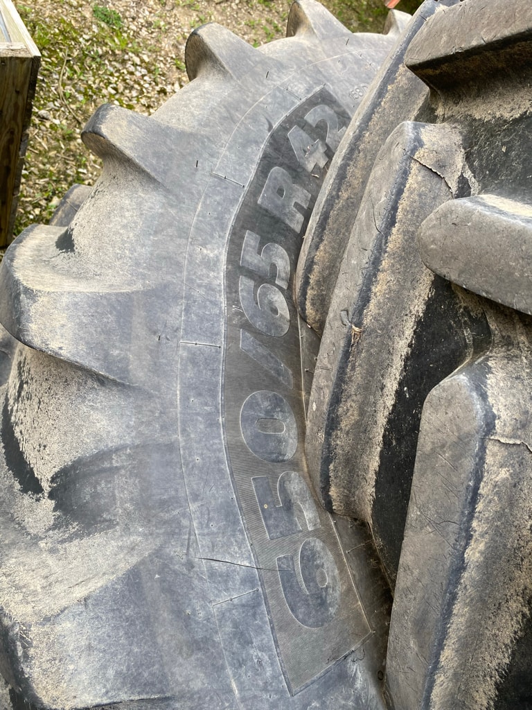 Roues MICHELIN  650/65R42 - photo slide 1