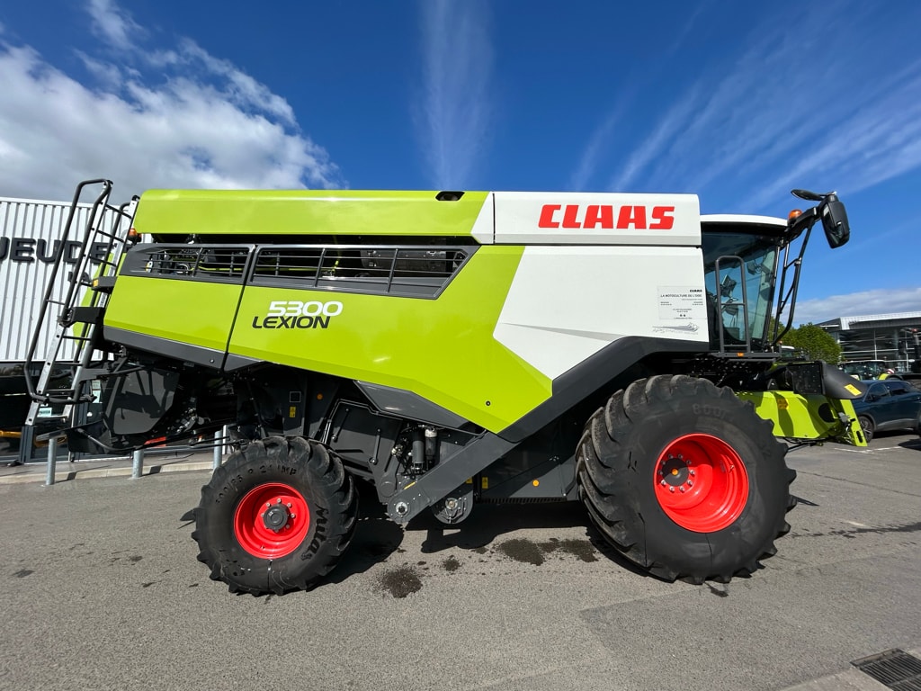 Moissonneuse CLAAS Lexion 5300 - photo slide 10