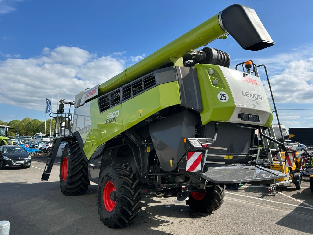 Moissonneuse CLAAS Lexion 5300 - photo slide 7