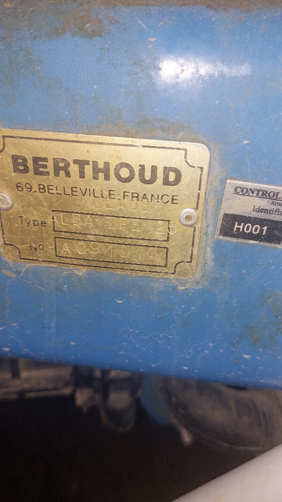 Pulverisateur BERTHOUD ALBA LEADER 2500 L. / 24 M. DPE - photo slide 10