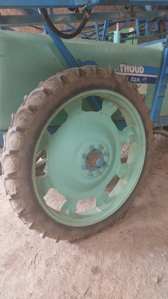 Pulverisateur BERTHOUD ALBA LEADER 2500 L. / 24 M. DPE - photo slide 8