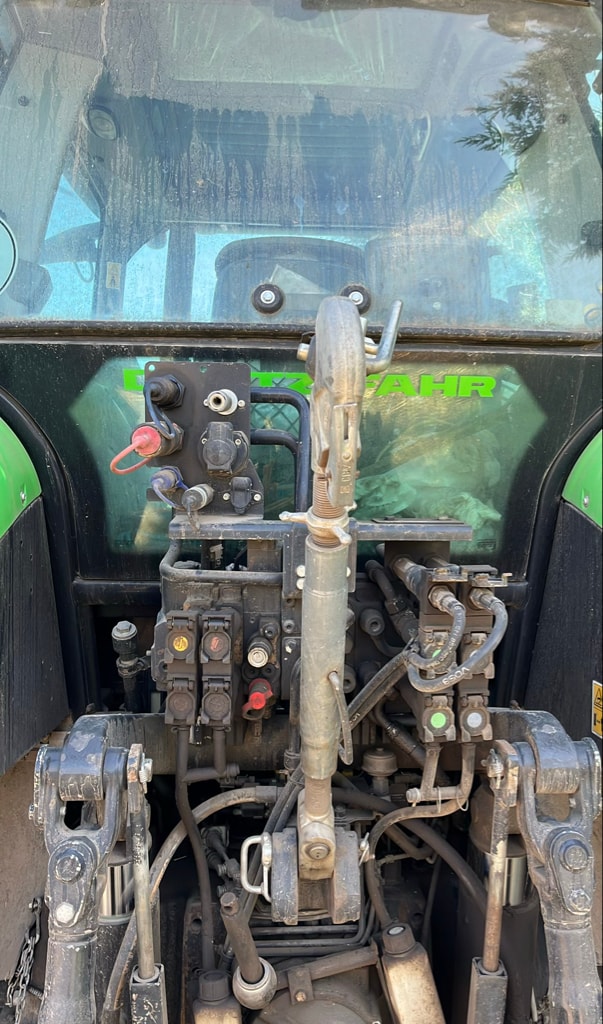 Tracteur chargeur DEUTZ FAHR 6165.4 AGROTRON TTV - photo slide 7