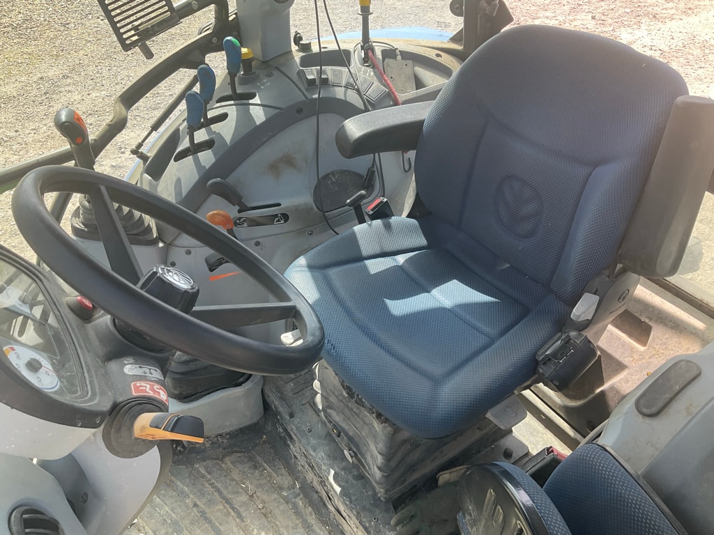 Tracteur NEW HOLLAND T 4-95 - photo slide 30
