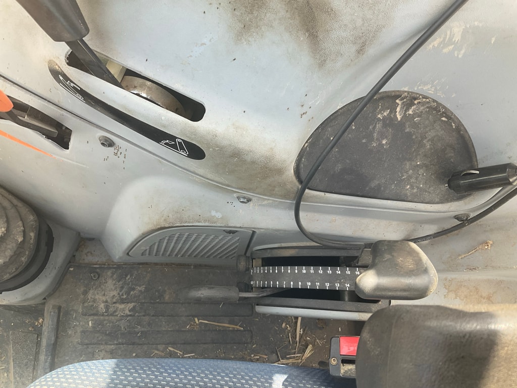 Tracteur NEW HOLLAND T 4-95 - photo slide 22