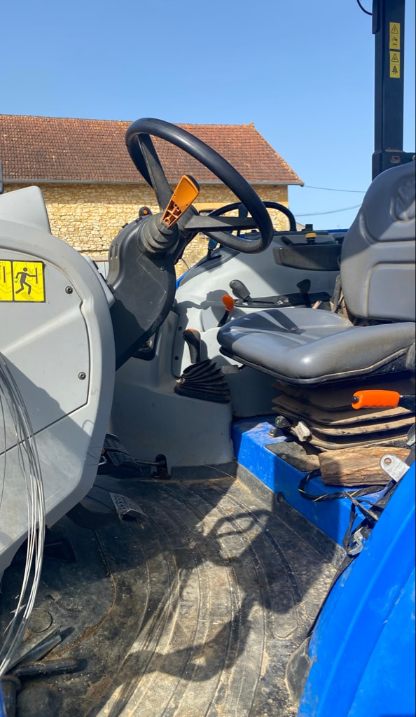 Tracteur chargeur NEW HOLLAND T5.100 - photo slide 12