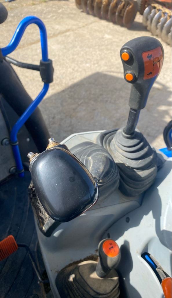 Tracteur chargeur NEW HOLLAND T5.100 - photo slide 9