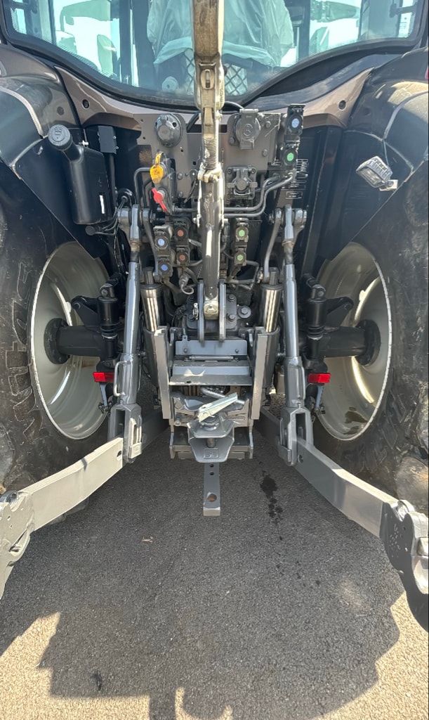 Tracteur VALTRA G125EA - photo slide 14
