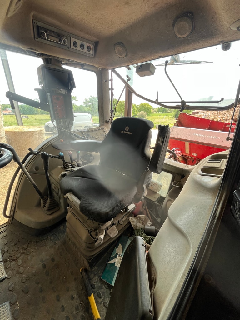 Tracteur chargeur VALTRA N101 - photo slide 10