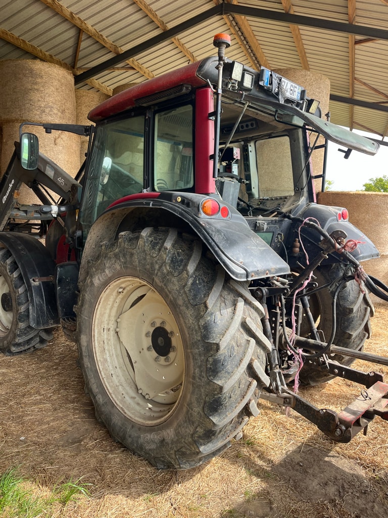 Tracteur chargeur VALTRA N101 - photo slide 4