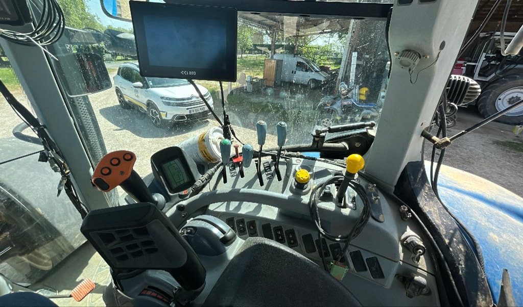 Tracteur NEW HOLLAND T 7040 - photo slide 15