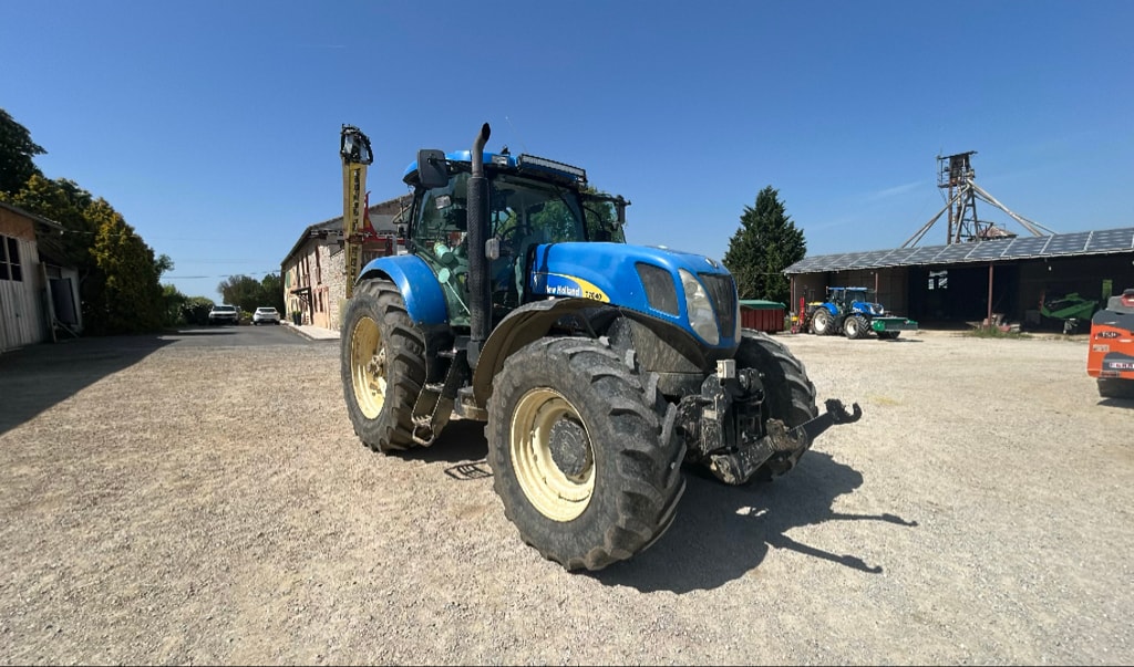 Tracteur NEW HOLLAND T 7040 - photo slide 2