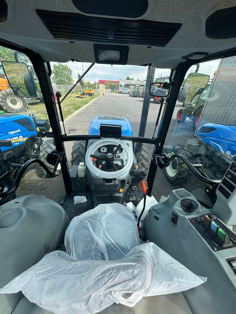 Tracteur NEW HOLLAND T4.100F - photo slide 12