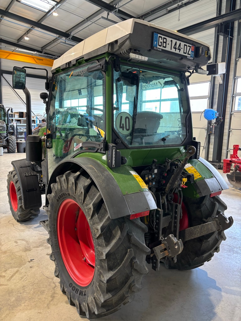 Tracteur FENDT 210F - photo slide 3