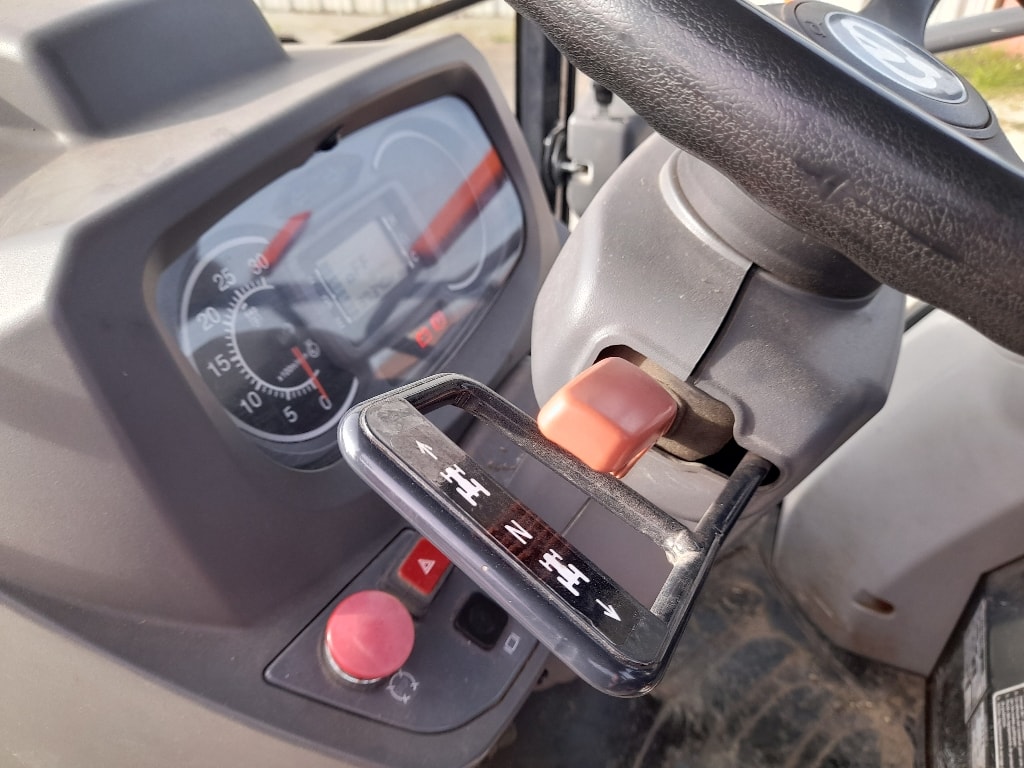 Tracteur ISEKI TG6400 - photo slide 19