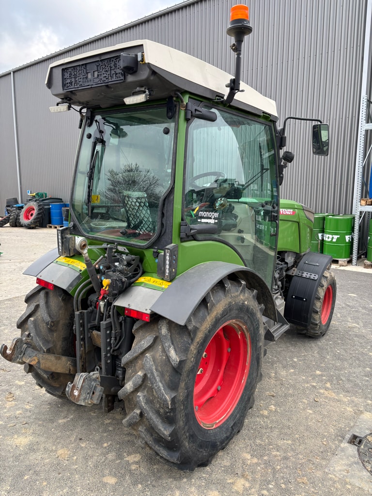 Tracteur FENDT 210V - photo slide 3