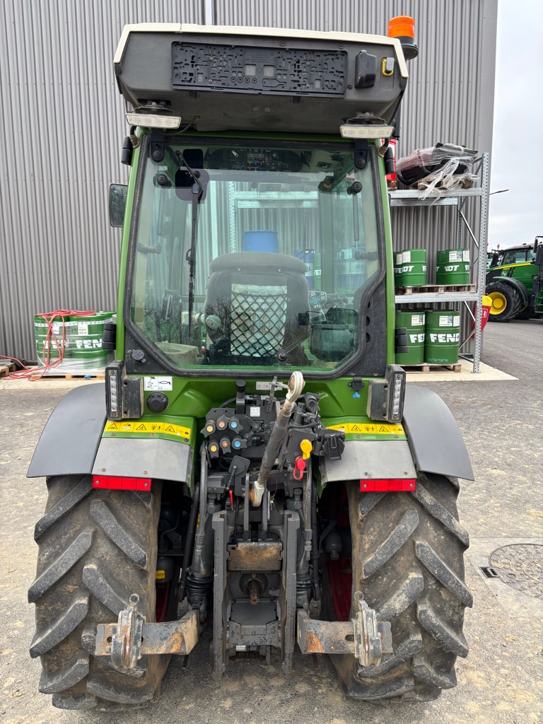 Tracteur FENDT 210V - photo slide 7