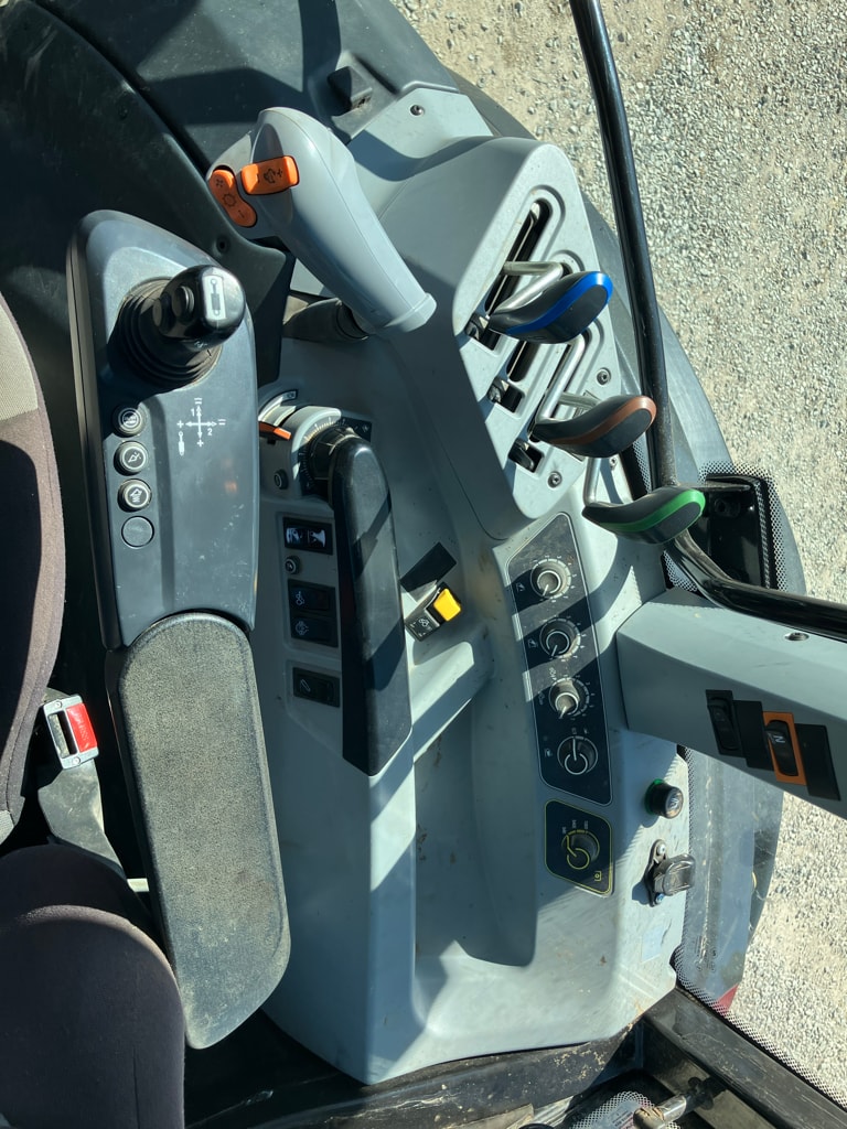 Tracteur chargeur VALTRA A 115 - photo slide 9