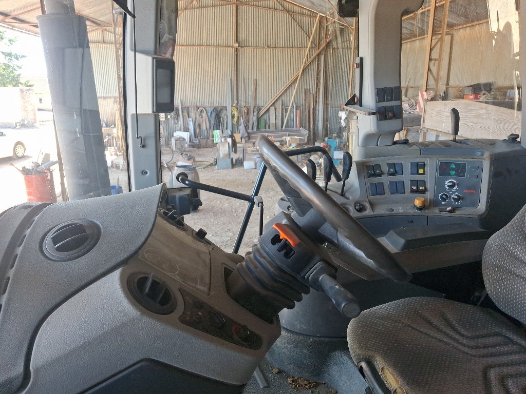 Tracteur CLAAS ARION 630 - photo slide 13