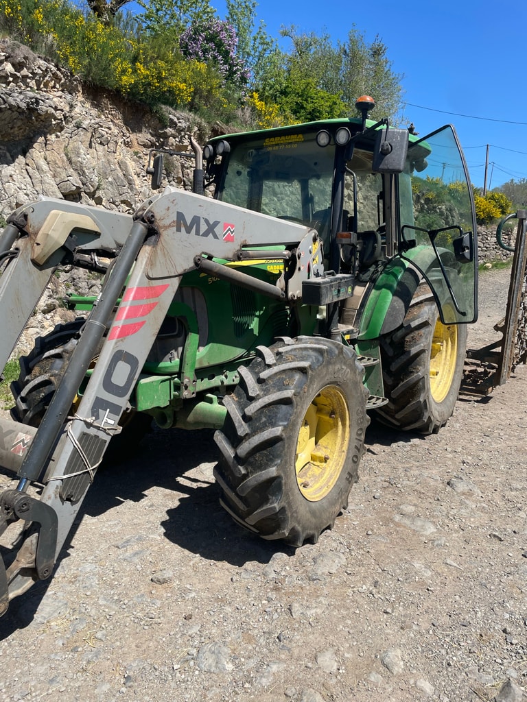 Tracteur chargeur JOHN DEERE 5100R - photo slide 2
