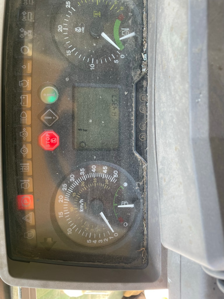 Tracteur chargeur JOHN DEERE 5100R - photo slide 8