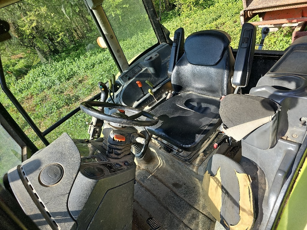 Tracteur chargeur CLAAS AXOS 320 - photo slide 11