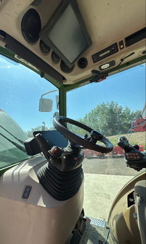 Tracteur FENDT 209V - photo slide 13