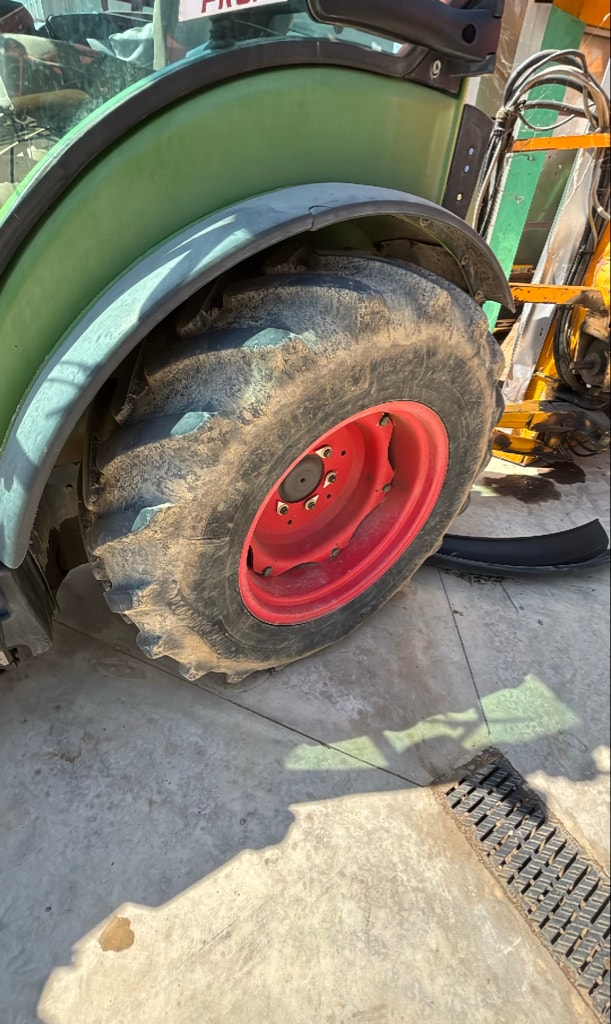Tracteur FENDT 209V - photo slide 7