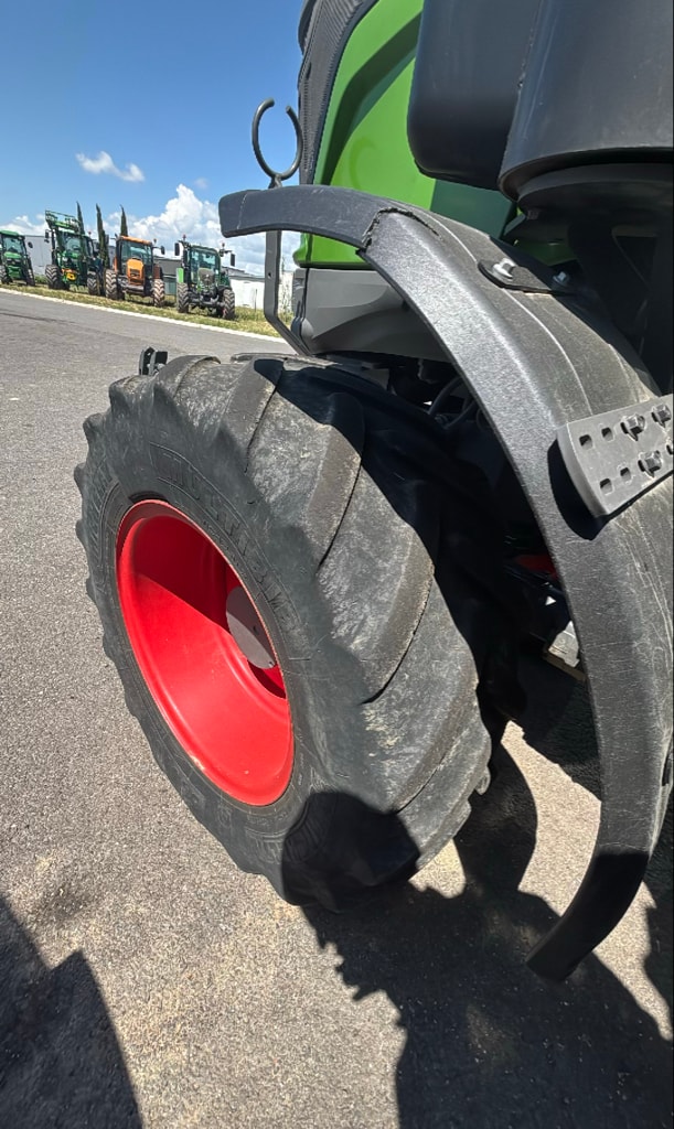 Tracteur FENDT 210F - photo slide 6