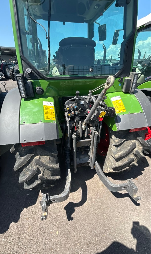 Tracteur FENDT 210F - photo slide 10